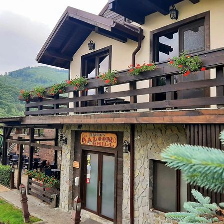 Maggie'S Ranch Hotel Rîşnov Екстериор снимка