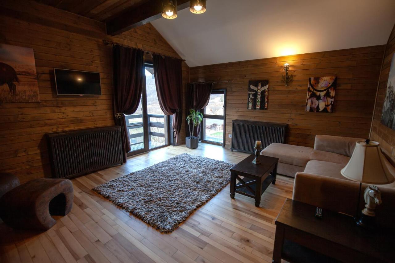 Maggie'S Ranch Hotel Rîşnov Екстериор снимка