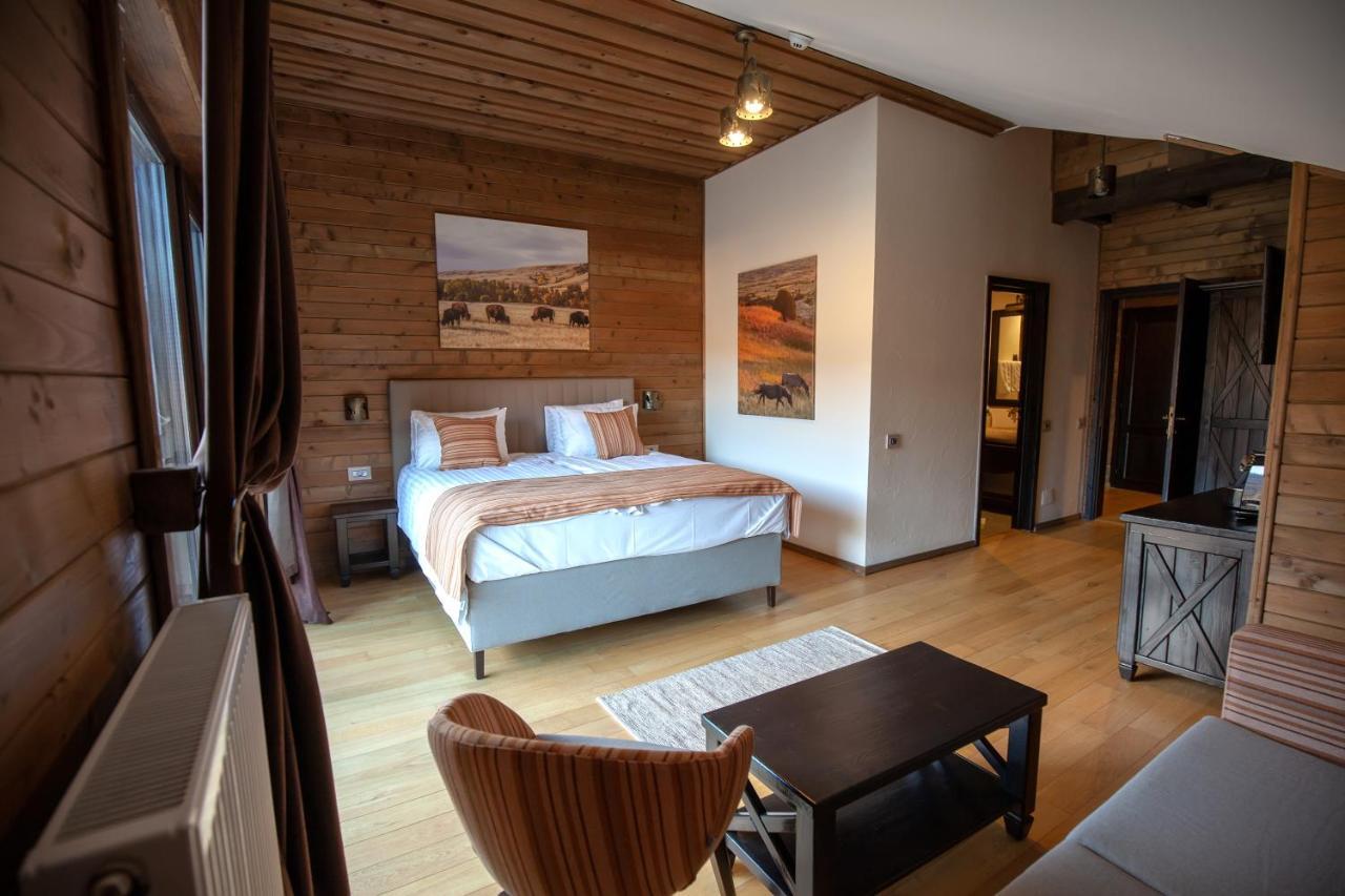 Maggie'S Ranch Hotel Rîşnov Екстериор снимка