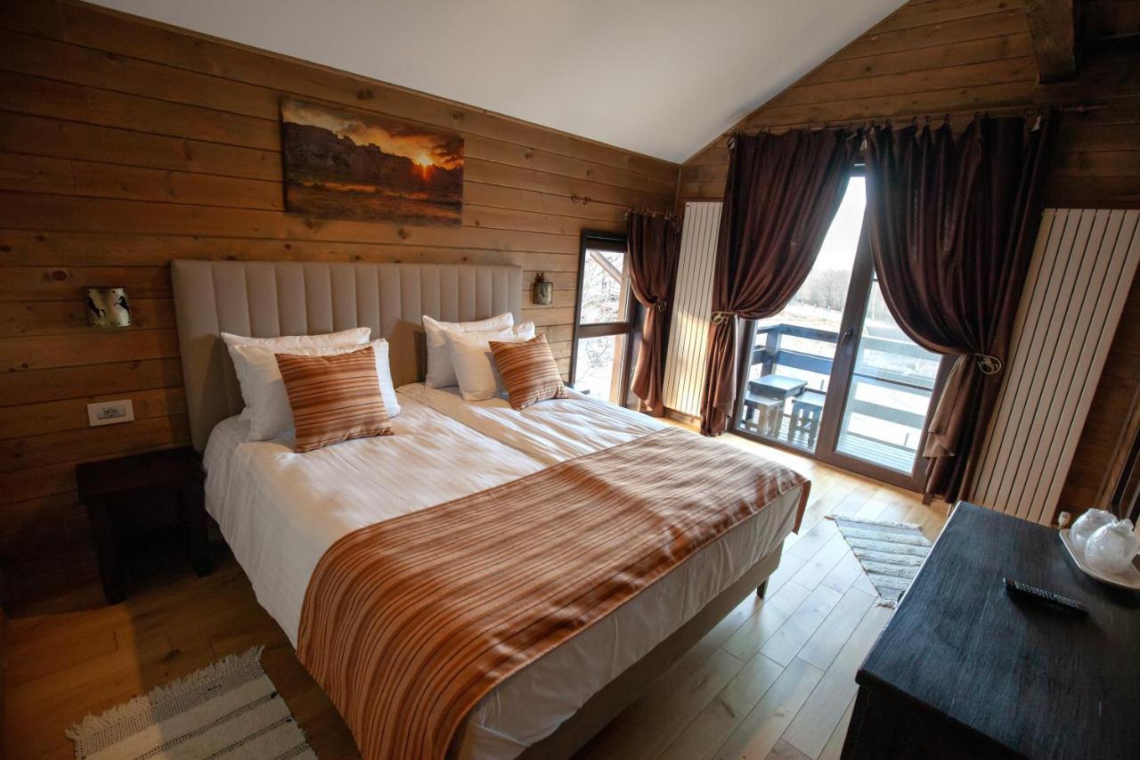 Maggie'S Ranch Hotel Rîşnov Екстериор снимка