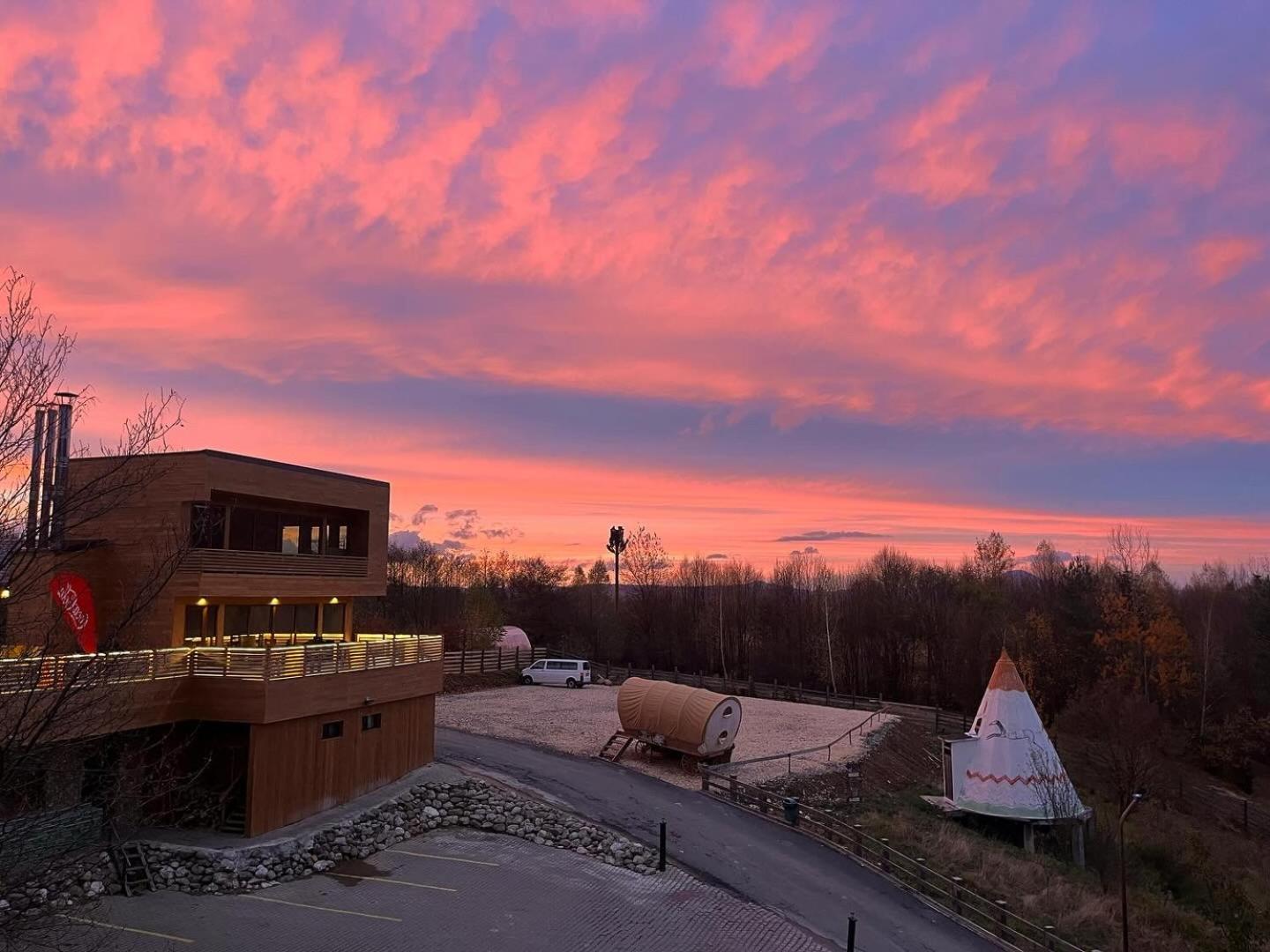 Maggie'S Ranch Hotel Rîşnov Екстериор снимка
