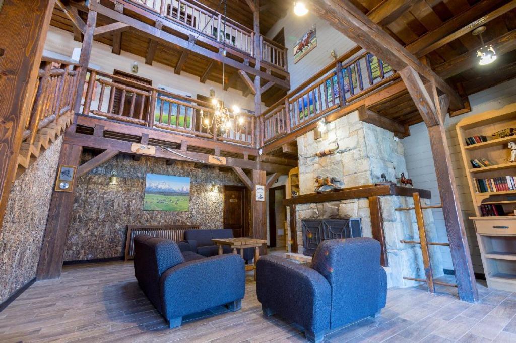 Maggie'S Ranch Hotel Rîşnov Екстериор снимка