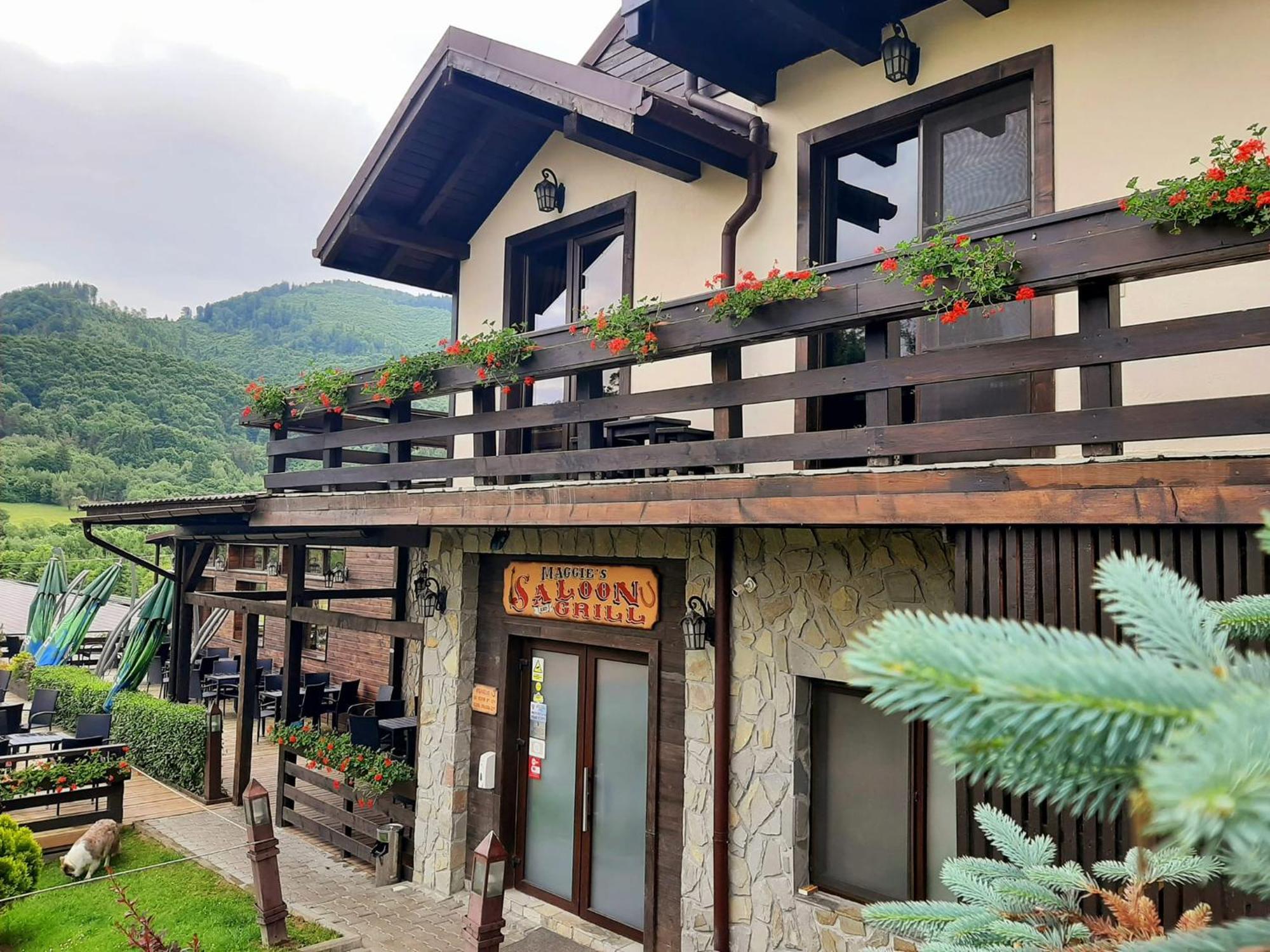 Maggie'S Ranch Hotel Rîşnov Екстериор снимка