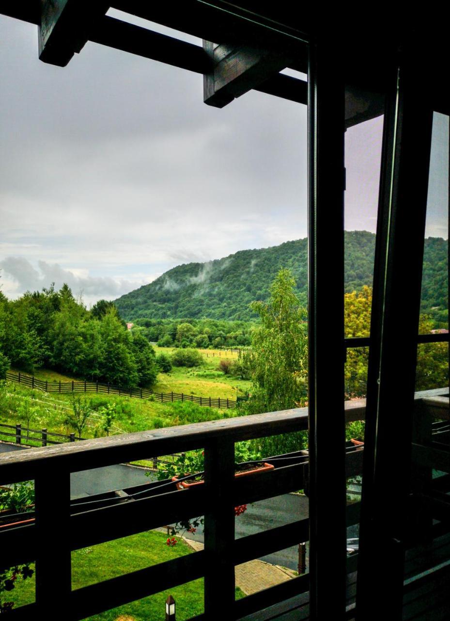 Maggie'S Ranch Hotel Rîşnov Екстериор снимка